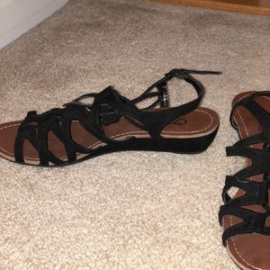 Black sandals